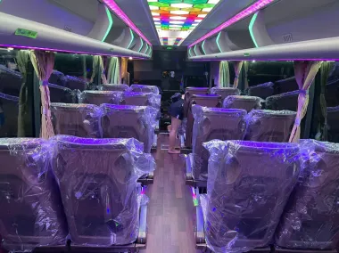 Xe 29 chỗ universe đời mới