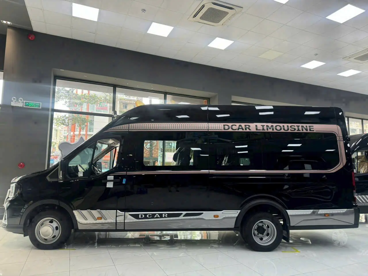 Limousine 10 chổ 02
