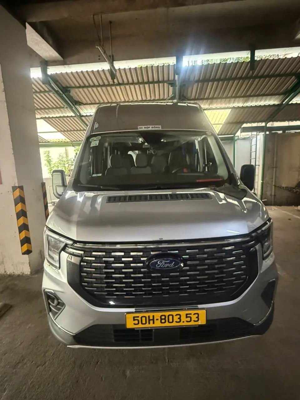 Ford transit 18 chỗ đời mới