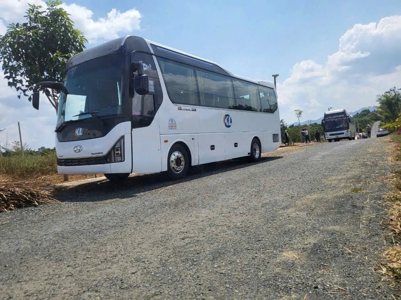 Xe 29 chỗ universe đời mới 02